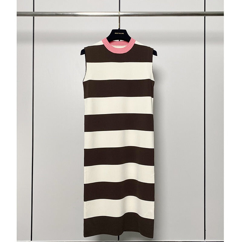 Vibrant contrasting collar loose striped knitted dress without