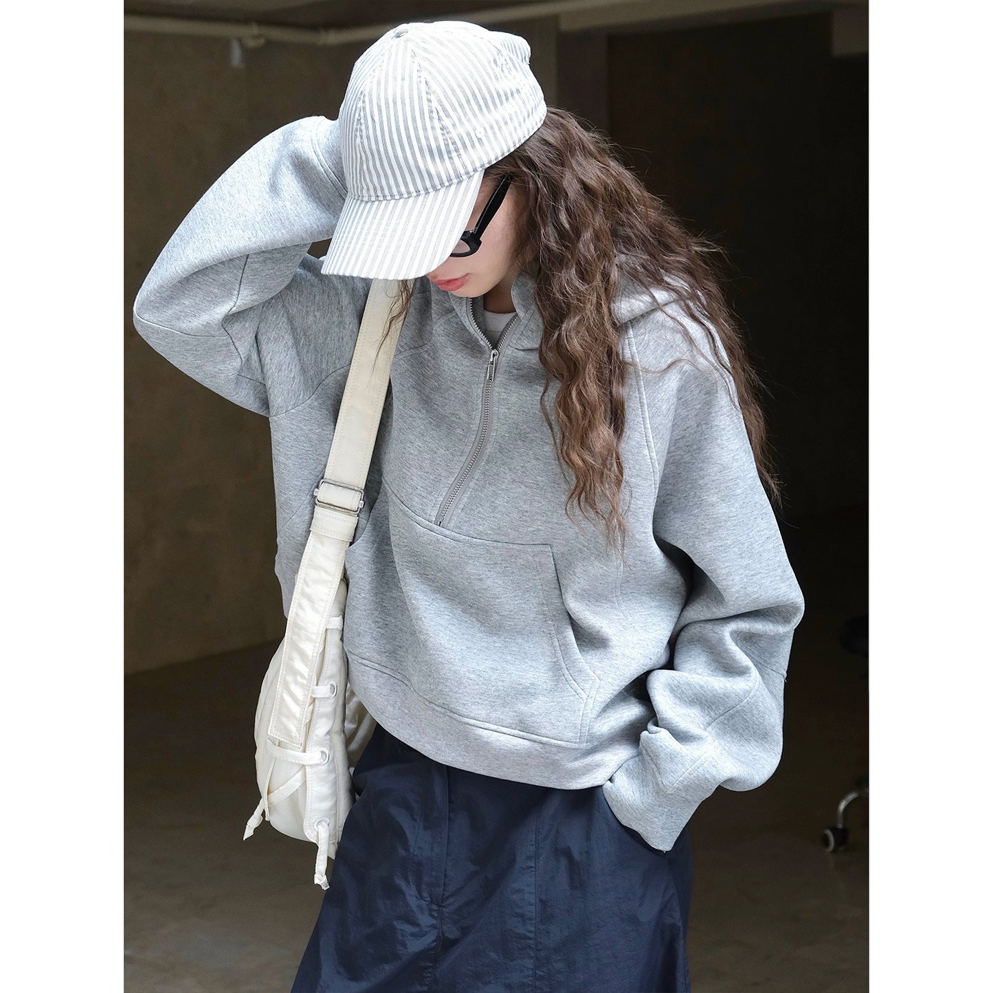 Fashionable air layer half zipper hooded sweatshirt skin friendly and comfortable loose top for women