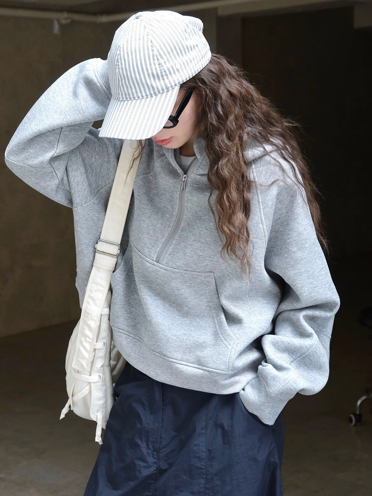 Fashionable air layer half zipper hooded sweatshirt skin friendly and comfortable loose top for women