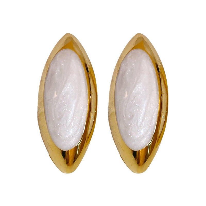 Minimally designed oval earrings with oil droplets fashionable and high-end atmospheric earrings