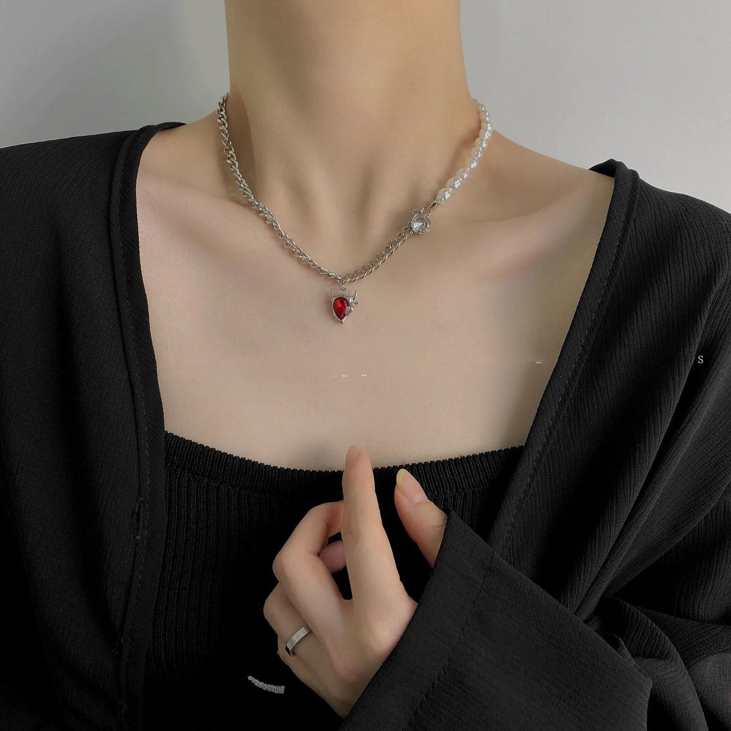 Women's Necklace - Cold Wind Collarbone Chain